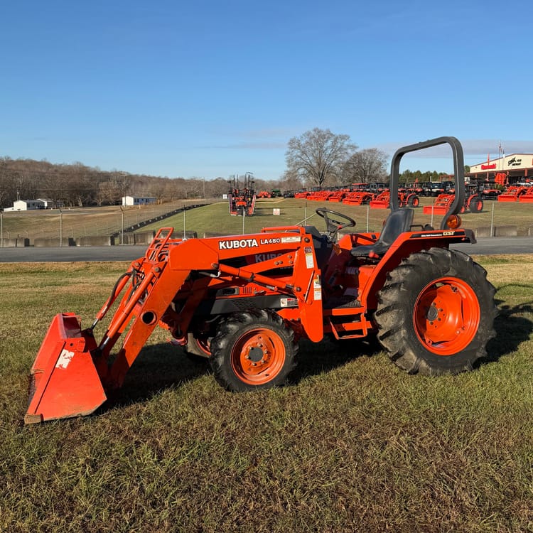 1995 Kubota L3300 Tractor w/ Loader