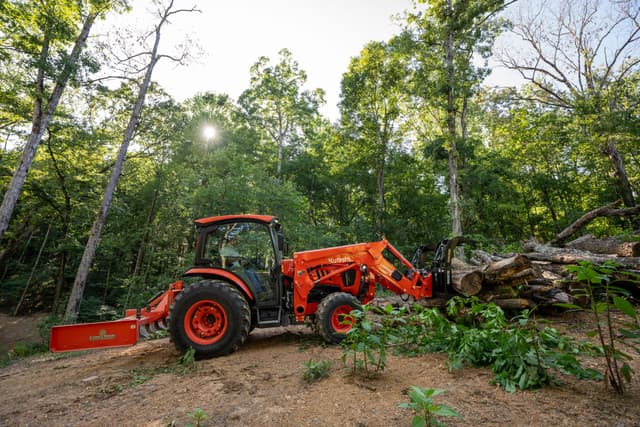Kubota_L70_L6070PRMcab_LA1056_RG1578_grapple_blade_2025_Georgia_018 Kubota Tractor Types Explained: Which Type Is Right for Your Property or Business?