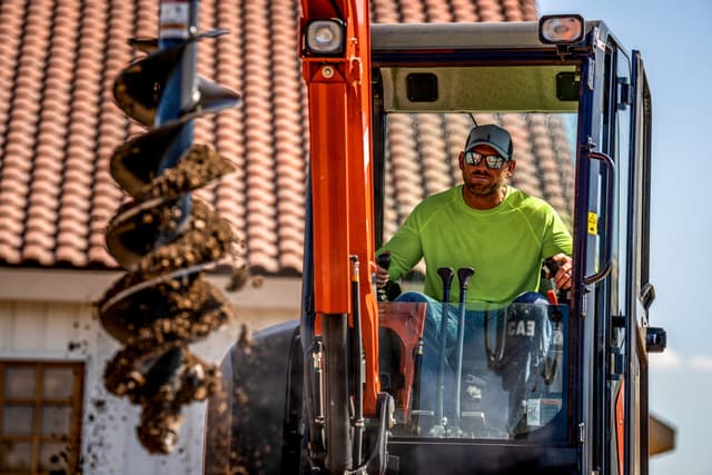 KX030-4_auger_EA35_2025_AzleTX_012 What Size Kubota Mini Excavator Do I Need? KX & U Series Guide